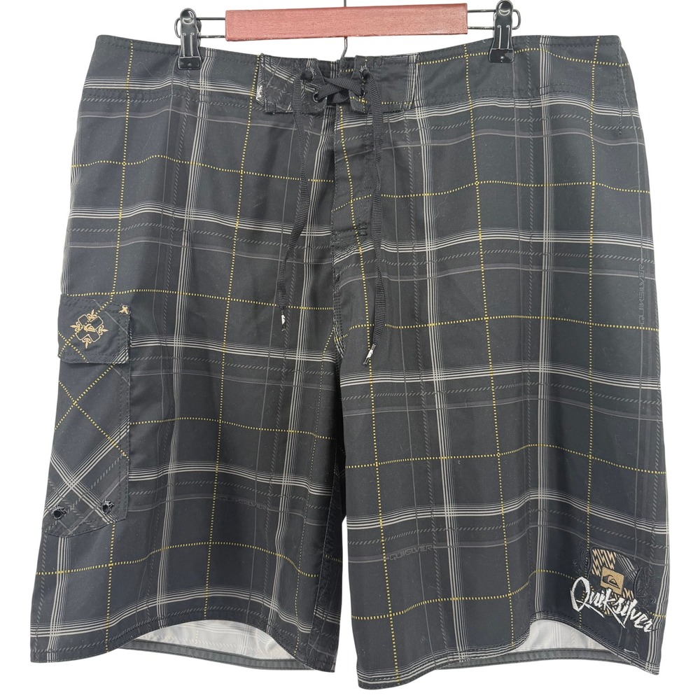 Quiksilver Mens Plaid Board Shorts Swim Trunks Size 40 Black Yellow Y2K Surf